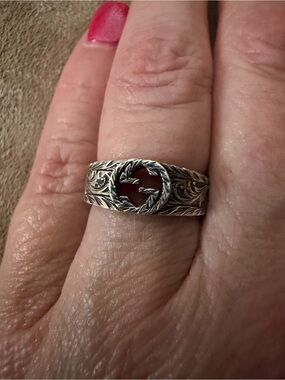 GUCCI Detail Engraved Scrolling Foliage Ring in .925 Sterling Silver, Size 7.75